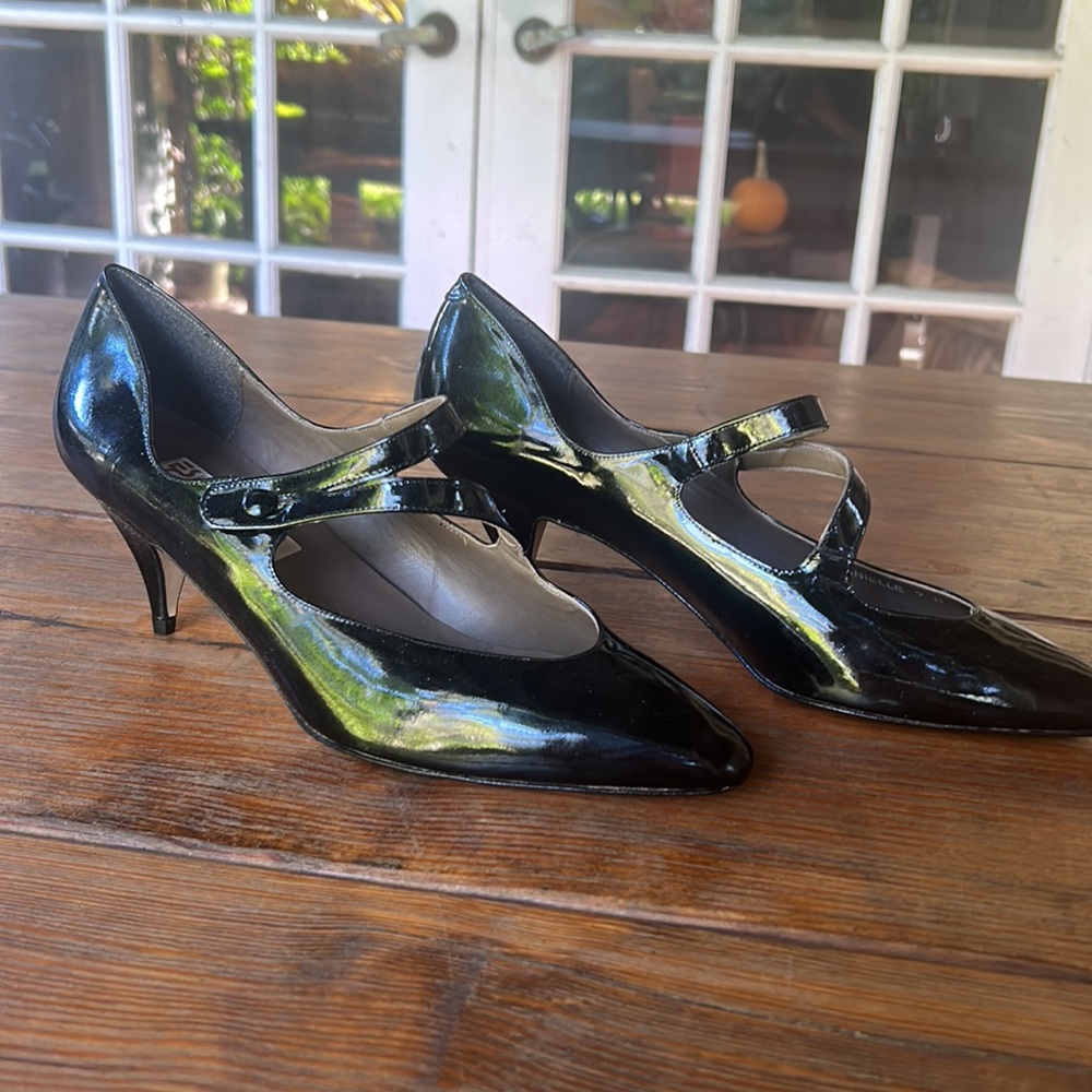 Vintage Eclisse made in Italy black patent leather Mary Jane pumps size 9 narrow
